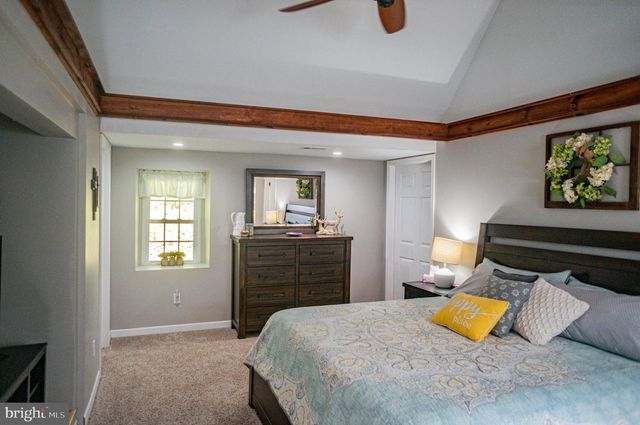 988 KRATZ RD, Glen Rock, PA 17327