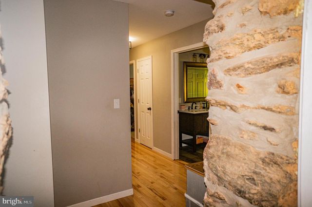 988 KRATZ RD, Glen Rock, PA 17327