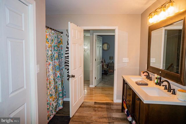 988 KRATZ RD, Glen Rock, PA 17327