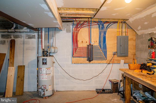 988 KRATZ RD, Glen Rock, PA 17327