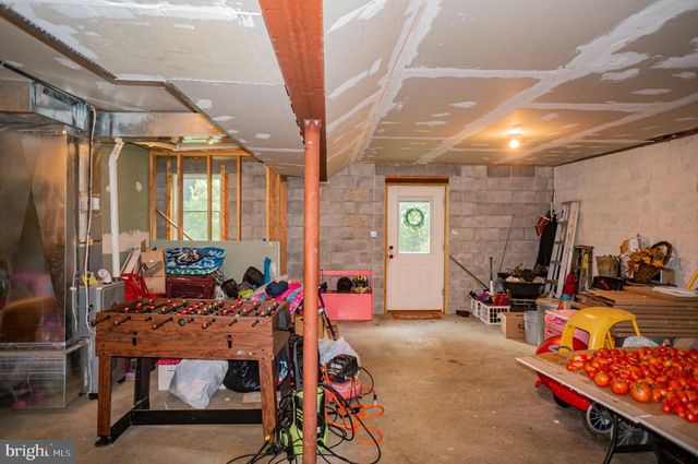 988 KRATZ RD, Glen Rock, PA 17327