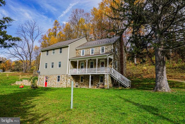 988 KRATZ RD, Glen Rock, PA 17327