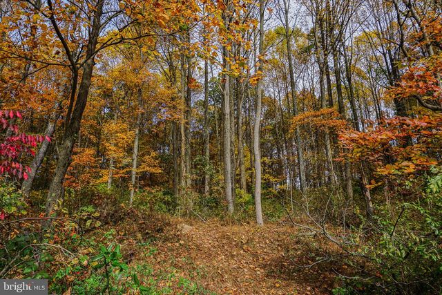 988 KRATZ RD, Glen Rock, PA 17327