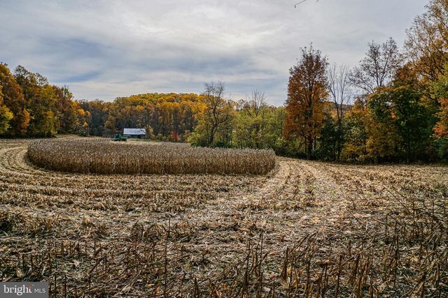 988 KRATZ RD, Glen Rock, PA 17327