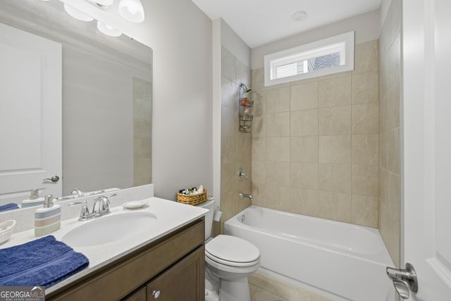 425 Chatuge Drive, Hoschton, GA 30548