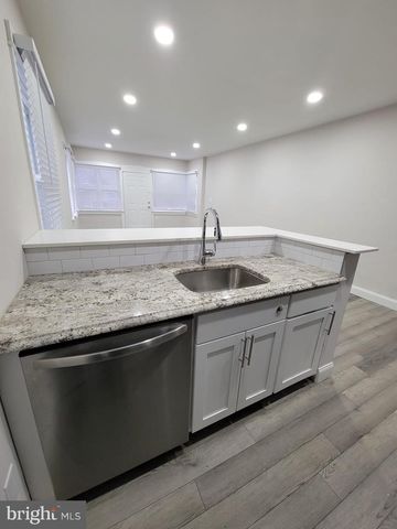 300 W KINGS HWY, Mount Ephraim, NJ 08059