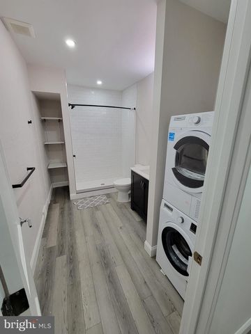 300 W KINGS HWY, Mount Ephraim, NJ 08059