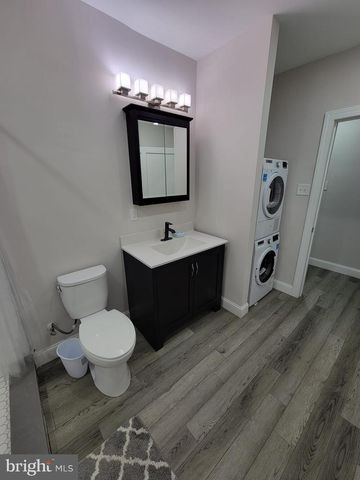 300 W KINGS HWY, Mount Ephraim, NJ 08059