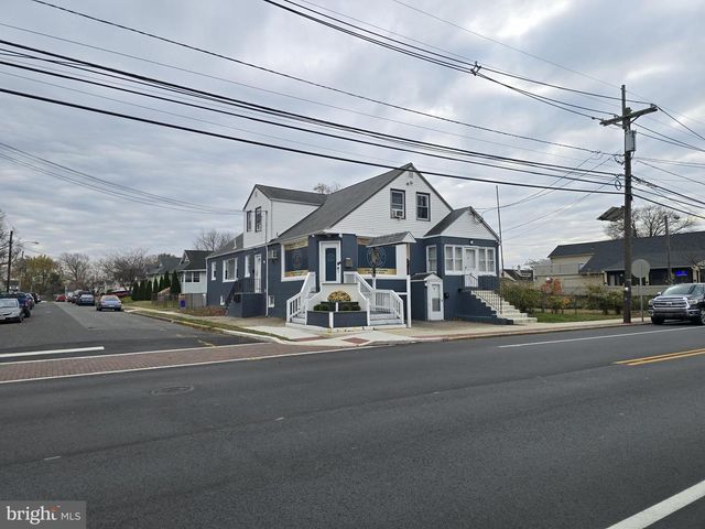 300 W KINGS HWY, Mount Ephraim, NJ 08059
