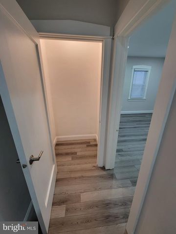 300 W KINGS HWY, Mount Ephraim, NJ 08059