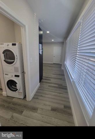 300 W KINGS HWY, Mount Ephraim, NJ 08059