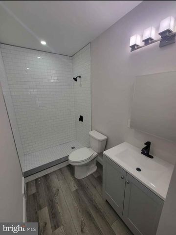 300 W KINGS HWY, Mount Ephraim, NJ 08059