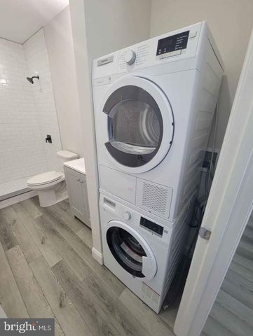 300 W KINGS HWY, Mount Ephraim, NJ 08059