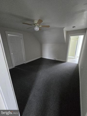 300 W KINGS HWY, Mount Ephraim, NJ 08059