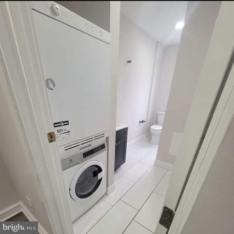 300 W KINGS HWY, Mount Ephraim, NJ 08059