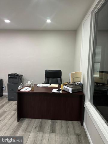 300 W KINGS HWY, Mount Ephraim, NJ 08059