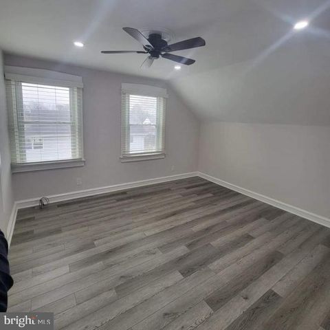 300 W KINGS HWY, Mount Ephraim, NJ 08059