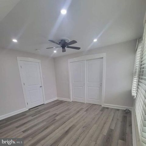 300 W KINGS HWY, Mount Ephraim, NJ 08059