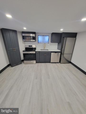 300 W KINGS HWY, Mount Ephraim, NJ 08059