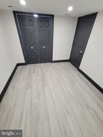 300 W KINGS HWY, Mount Ephraim, NJ 08059