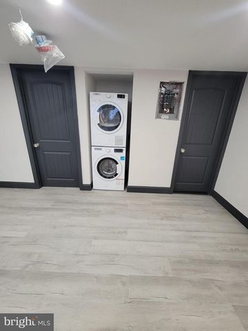 300 W KINGS HWY, Mount Ephraim, NJ 08059