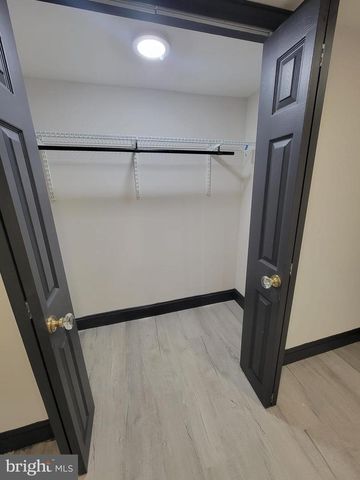 300 W KINGS HWY, Mount Ephraim, NJ 08059