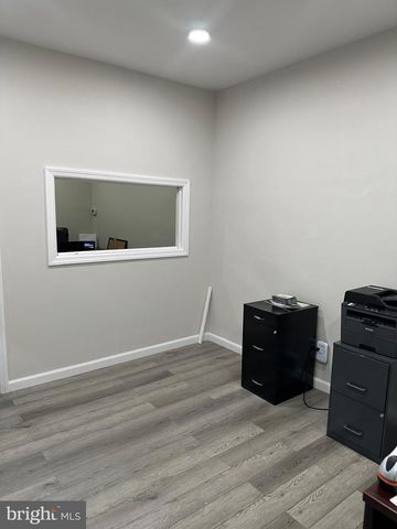 300 W KINGS HWY, Mount Ephraim, NJ 08059