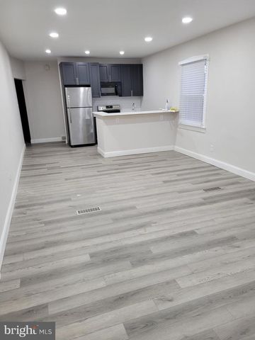 300 W KINGS HWY, Mount Ephraim, NJ 08059