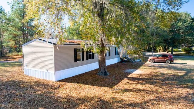 525 Hendrix Mill Road, Estill, SC 29918