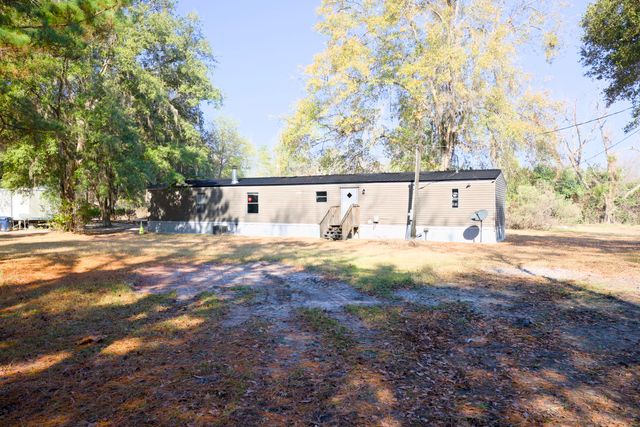 525 Hendrix Mill Road, Estill, SC 29918