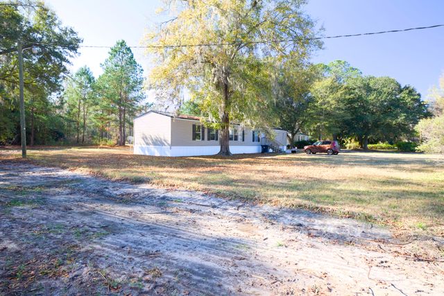 525 Hendrix Mill Road, Estill, SC 29918