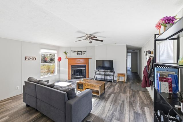 525 Hendrix Mill Road, Estill, SC 29918