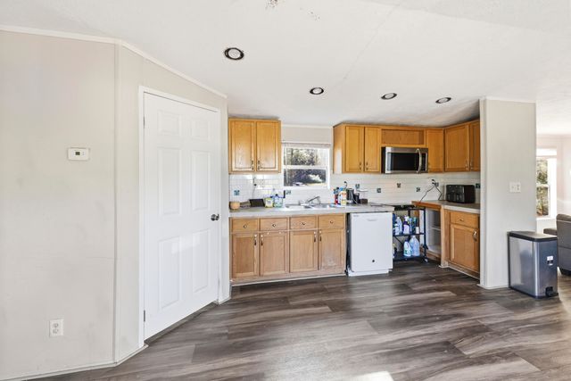 525 Hendrix Mill Road, Estill, SC 29918