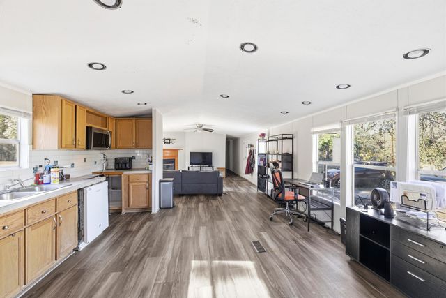 525 Hendrix Mill Road, Estill, SC 29918