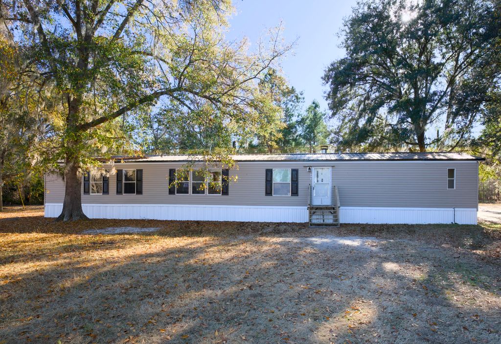 525 Hendrix Mill Road, Estill, SC 29918