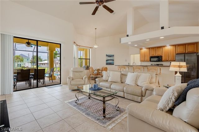 118 SE 23rd PL, Cape Coral, FL 33990