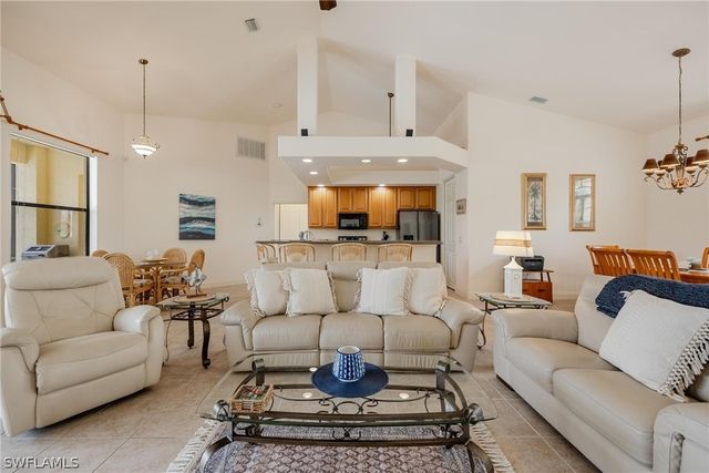 118 SE 23rd PL, Cape Coral, FL 33990