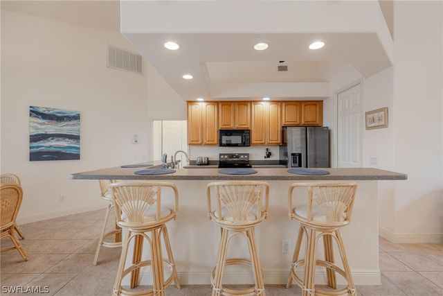 118 SE 23rd PL, Cape Coral, FL 33990