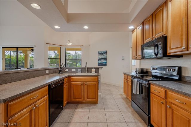 118 SE 23rd PL, Cape Coral, FL 33990