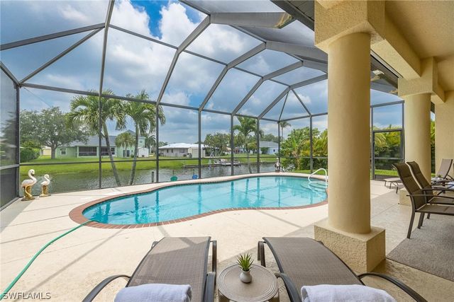 118 SE 23rd PL, Cape Coral, FL 33990
