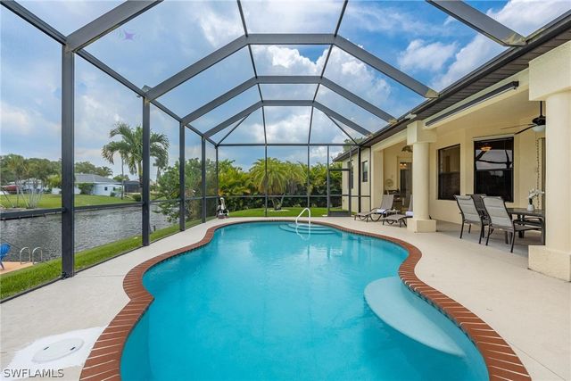 118 SE 23rd PL, Cape Coral, FL 33990
