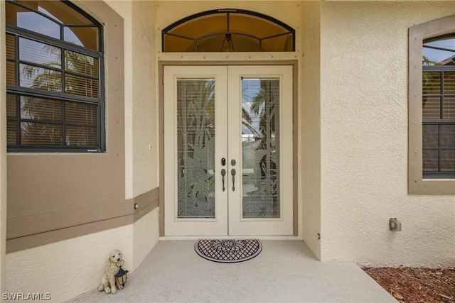 118 SE 23rd PL, Cape Coral, FL 33990