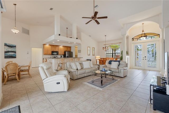 118 SE 23rd PL, Cape Coral, FL 33990