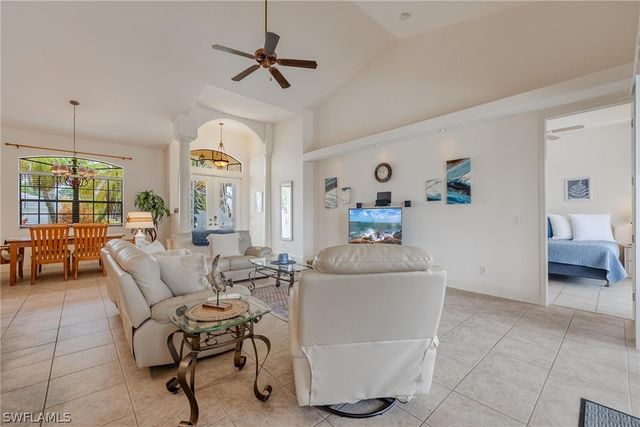 118 SE 23rd PL, Cape Coral, FL 33990