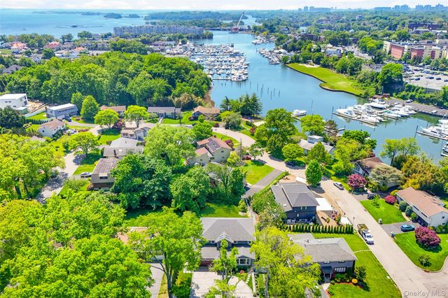 17 Clover Place, New Rochelle, NY 10805