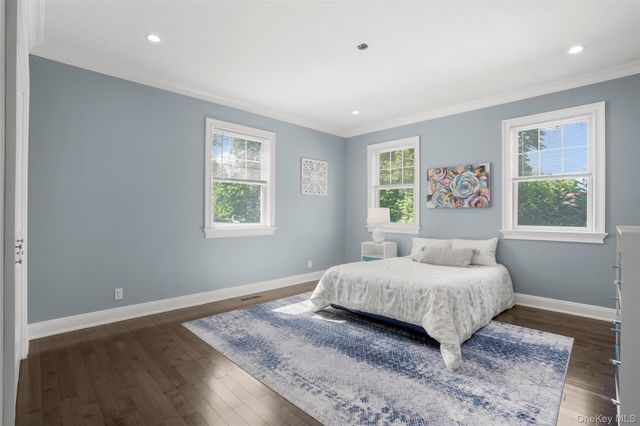 17 Clover Place, New Rochelle, NY 10805