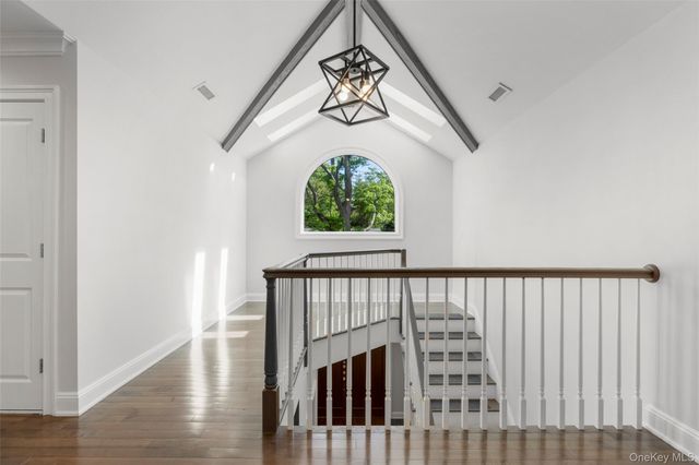 17 Clover Place, New Rochelle, NY 10805