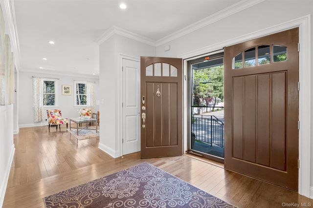 17 Clover Place, New Rochelle, NY 10805