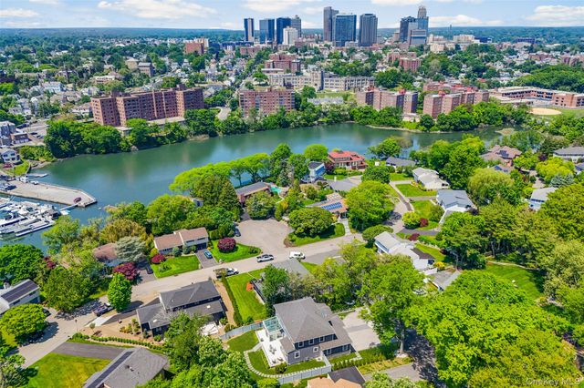 17 Clover Place, New Rochelle, NY 10805