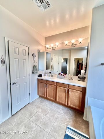 13704 E Via Valle De Lobo, Vail, AZ 85641